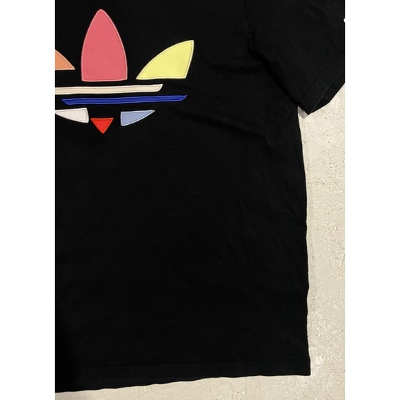 Adidas Mens Embroidered Trefoil Shirt Size Large Black Shattered Rainbow - Picture 2 of 11